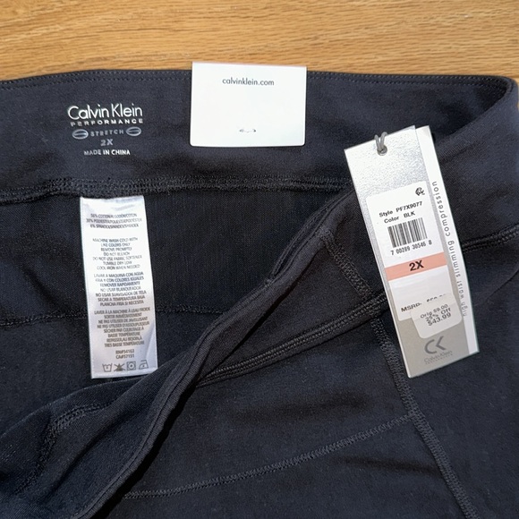 Calvin Klein Performance - Picture 4 of 6